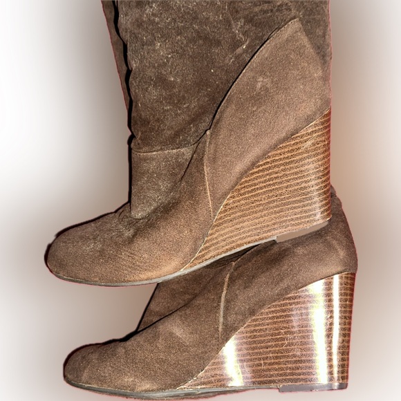 70s throwback brown suede boots - Picture 9 of 14